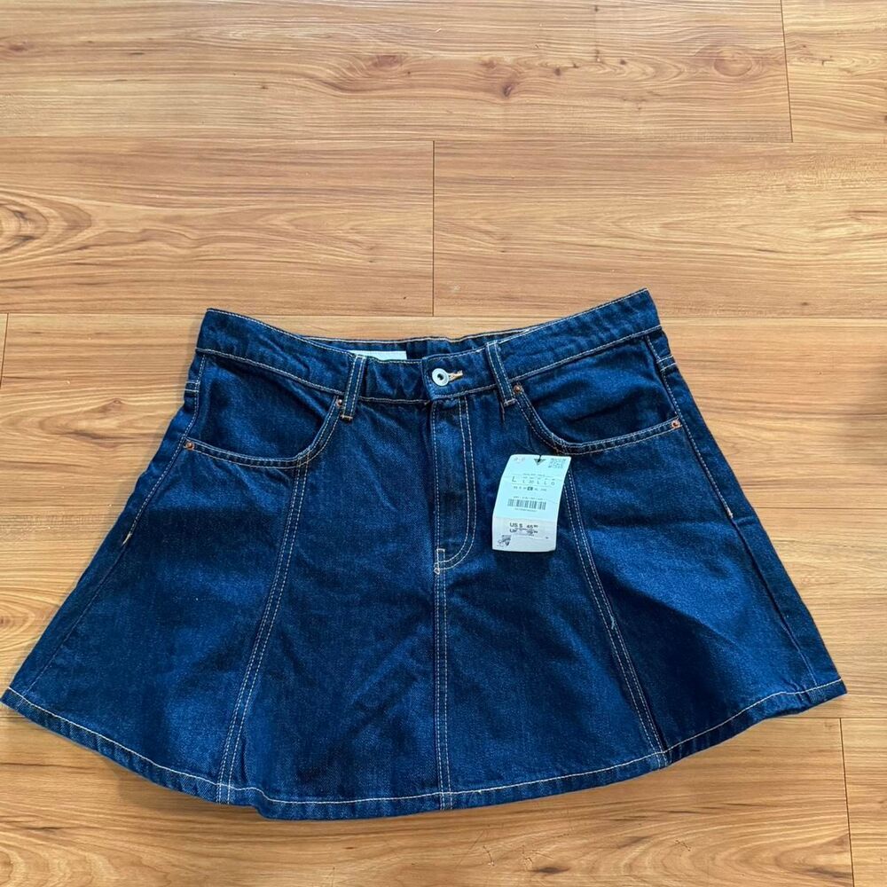 Zara Women's Navy and Blue Skirt